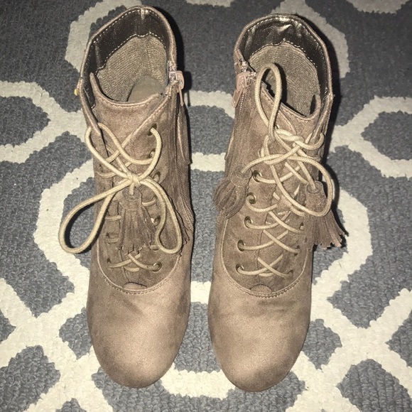 BROWN LACE UP FAUX SUEDE BOOTIES WITH SIDE ZIPPER - Picture 4 of 6